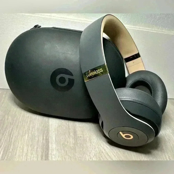 Beats by Dr. Dre Studio 3 Wireless Bluetooth Headphones Shadow Gray Beige Gold - Picture 1 of 11